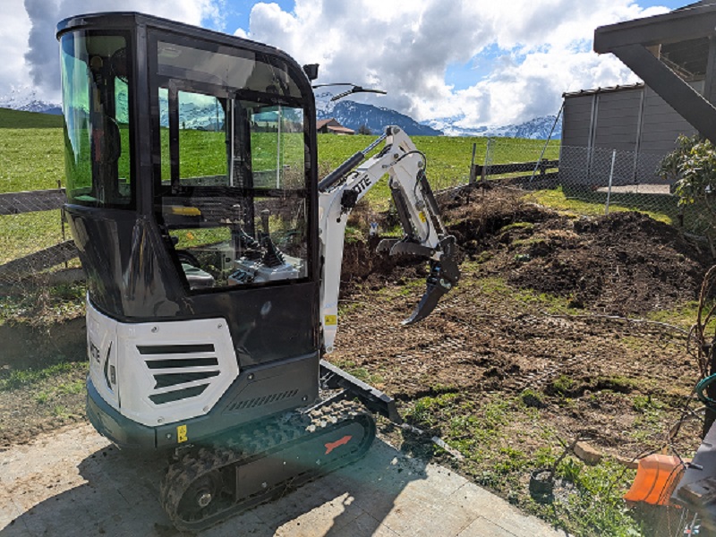 Bagger 1.2 VOTE VTW-12 Mini Bagger mit Reisskralle im Praxistest